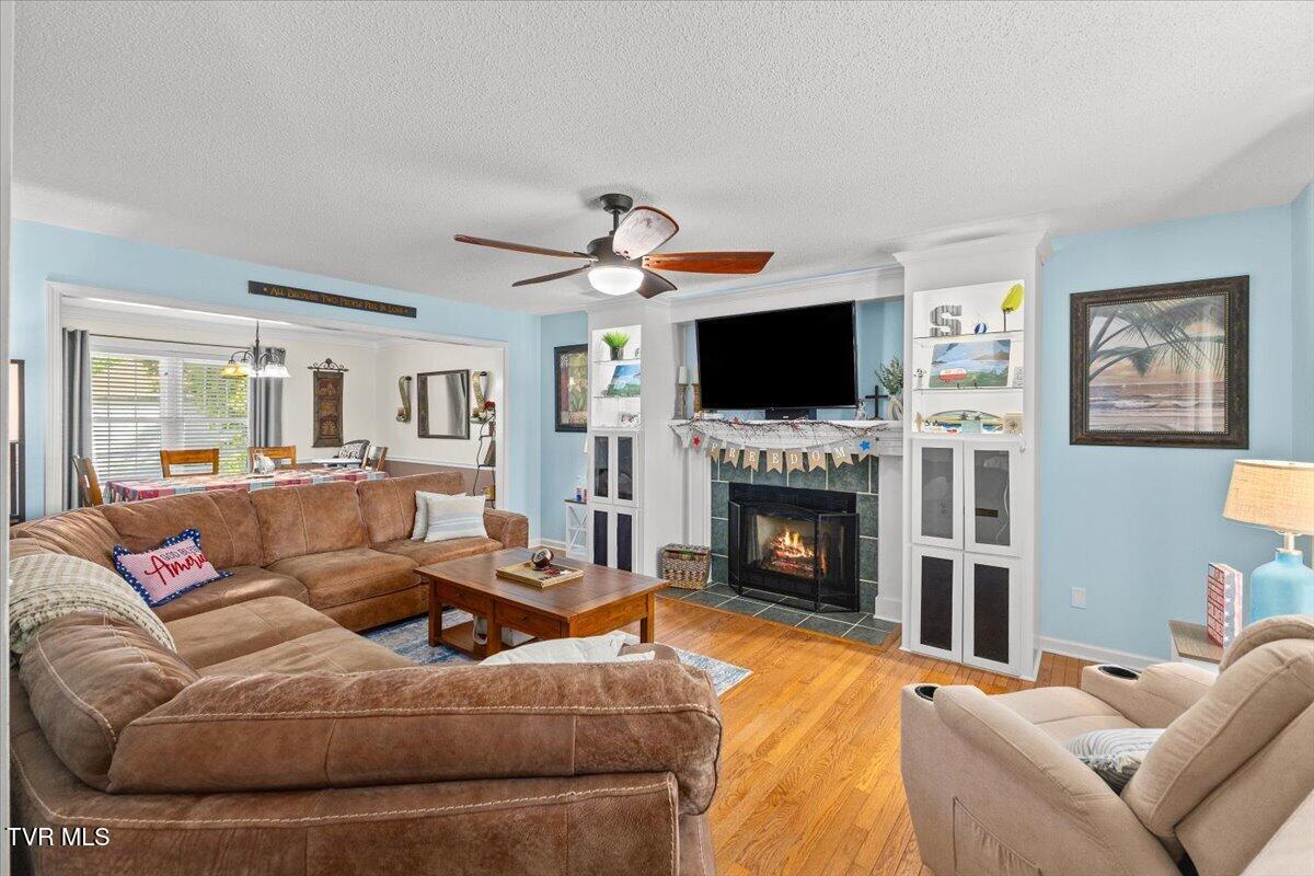 319 Blevins Boulevard