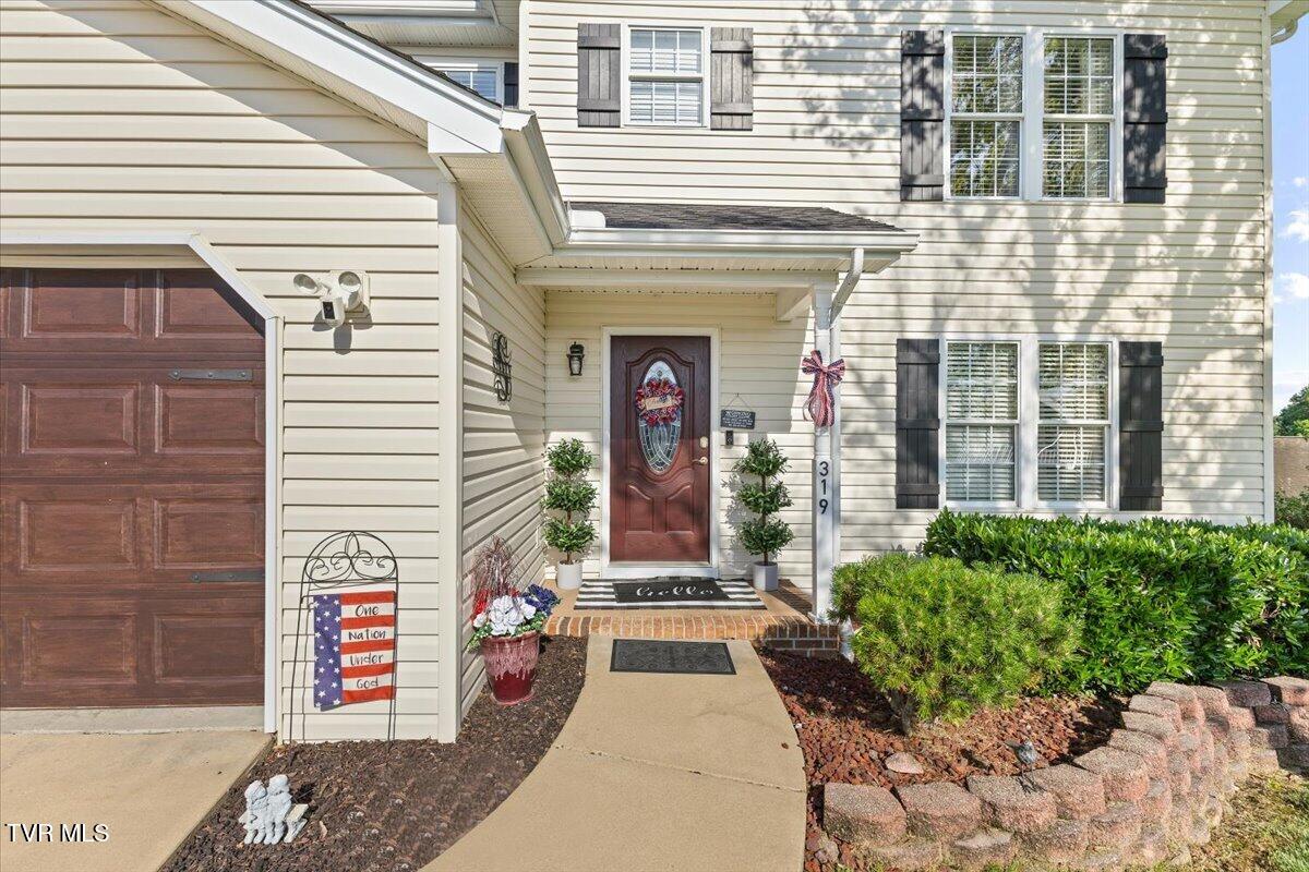 319 Blevins Boulevard