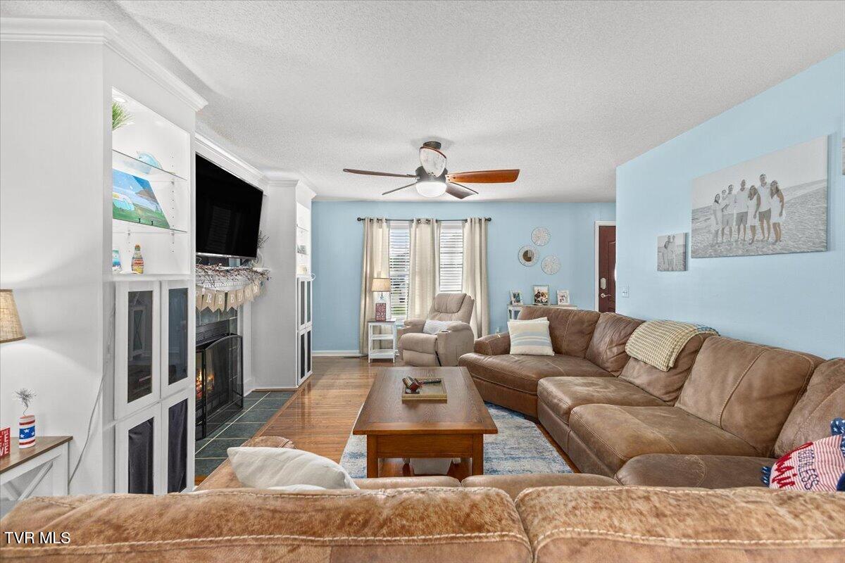 319 Blevins Boulevard