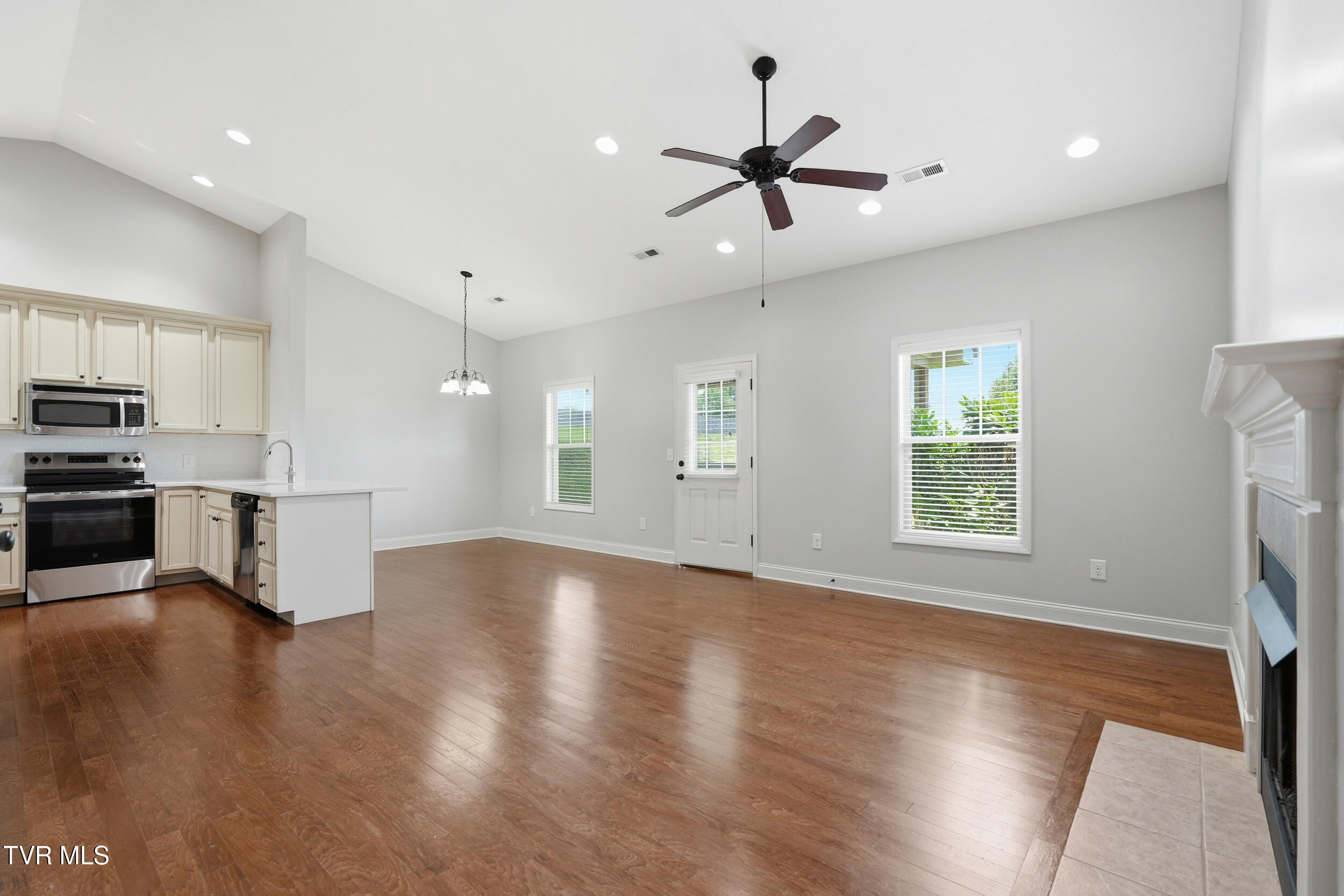 271 Cambridge Grove Way