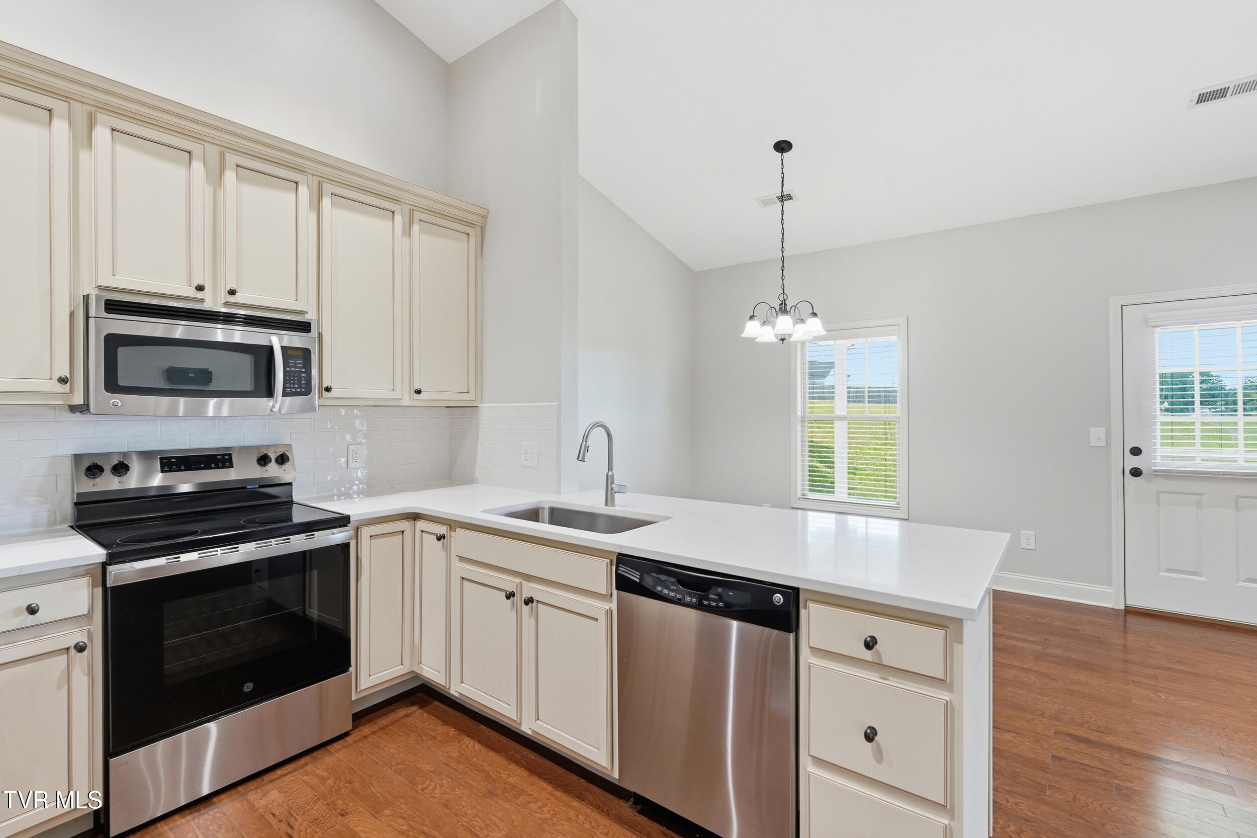 271 Cambridge Grove Way