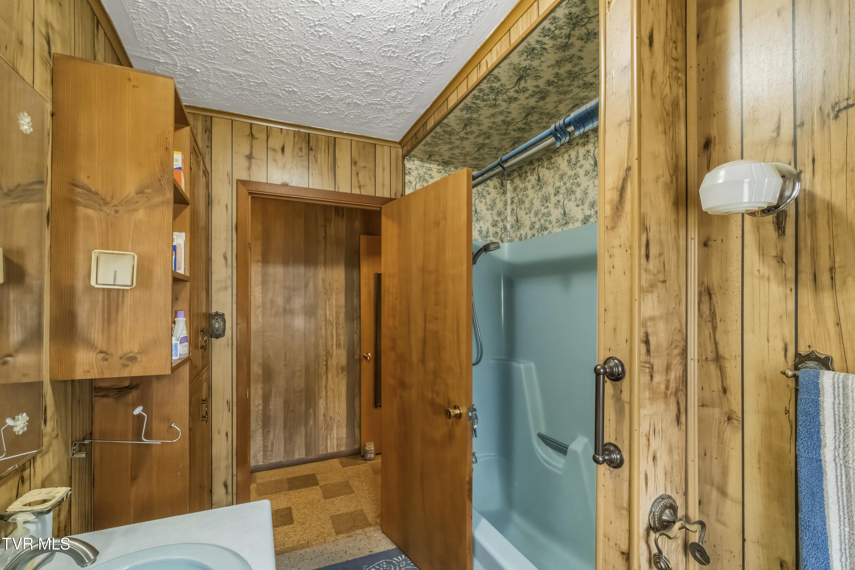950 Middle Creek Road