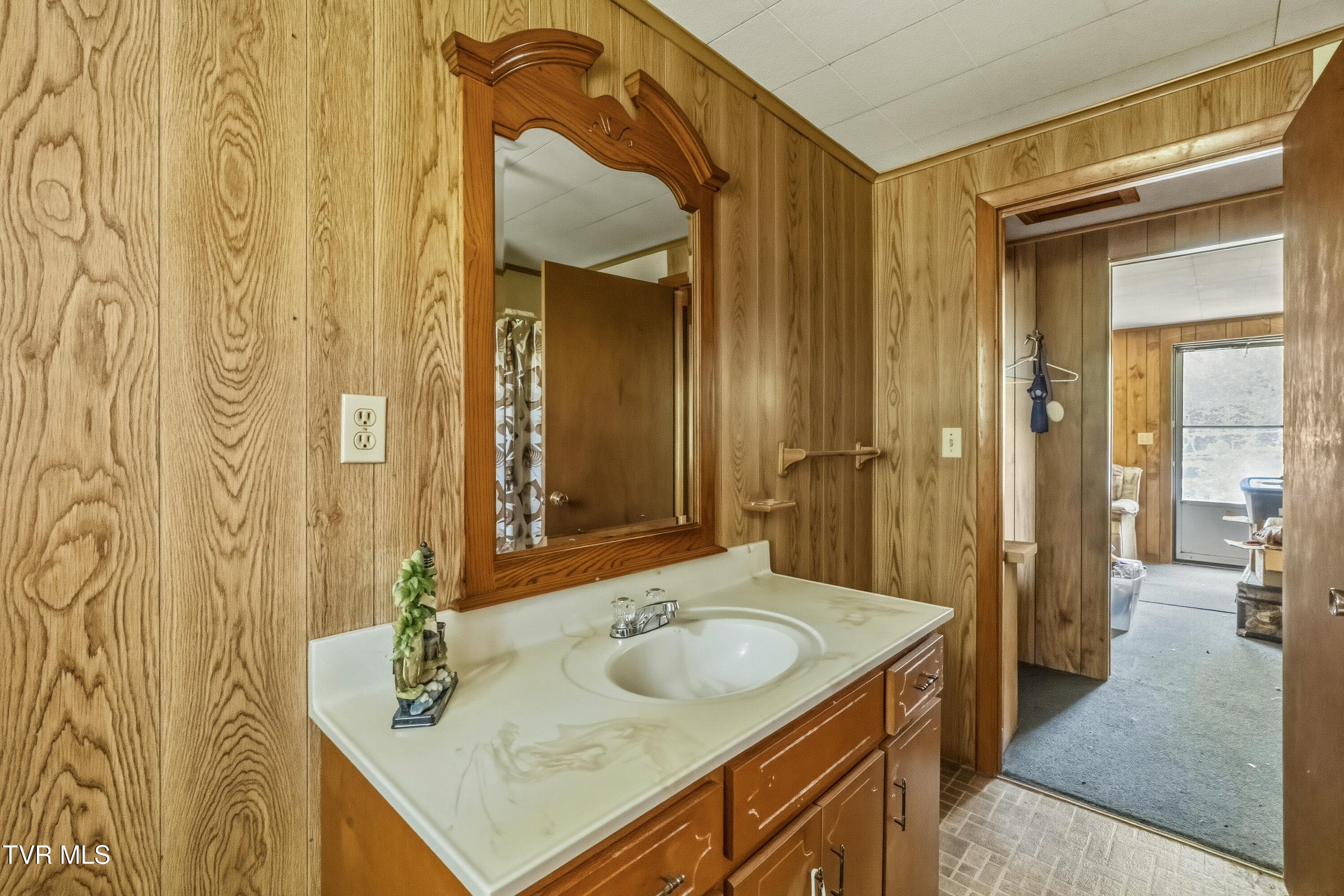950 Middle Creek Road