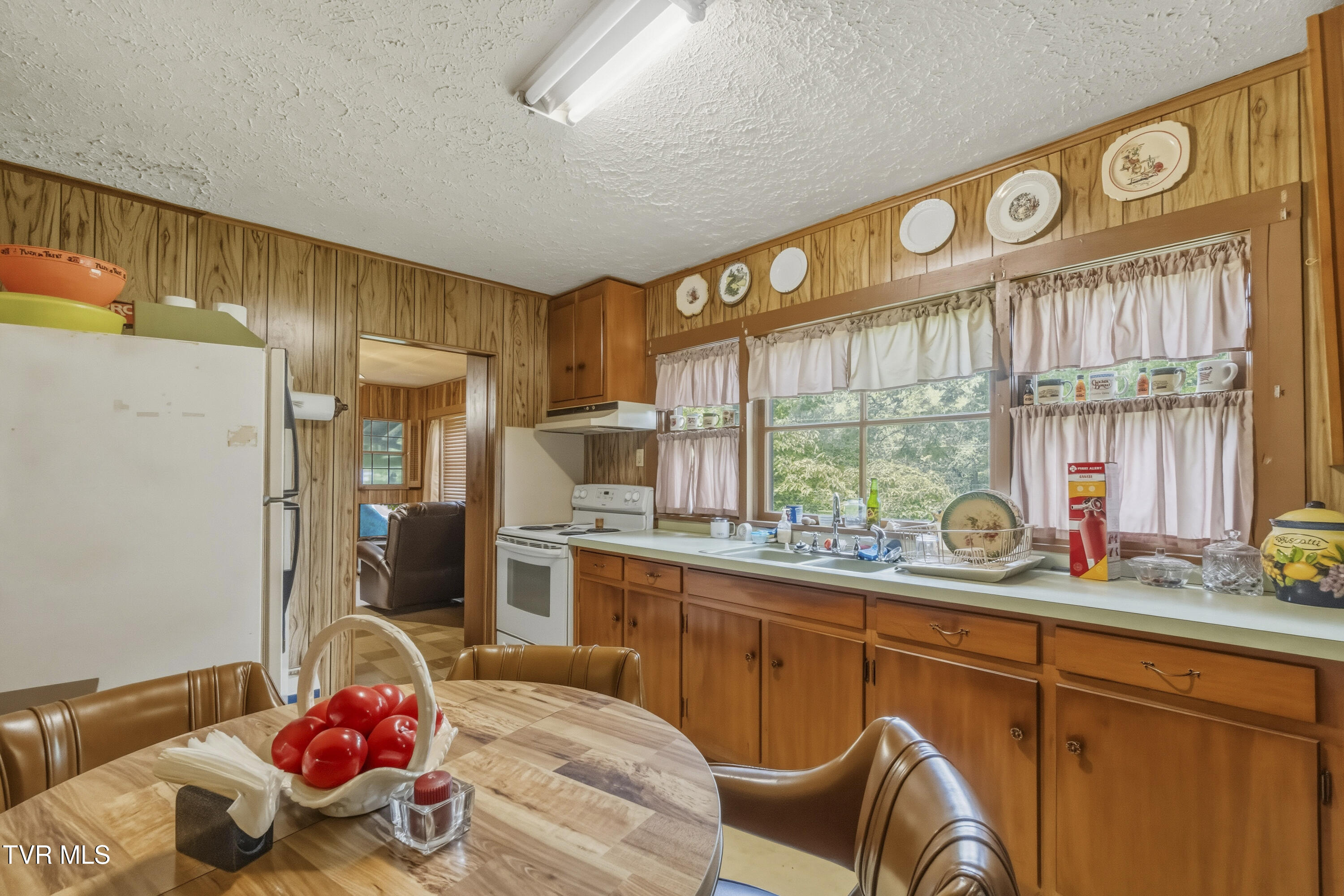 950 Middle Creek Road