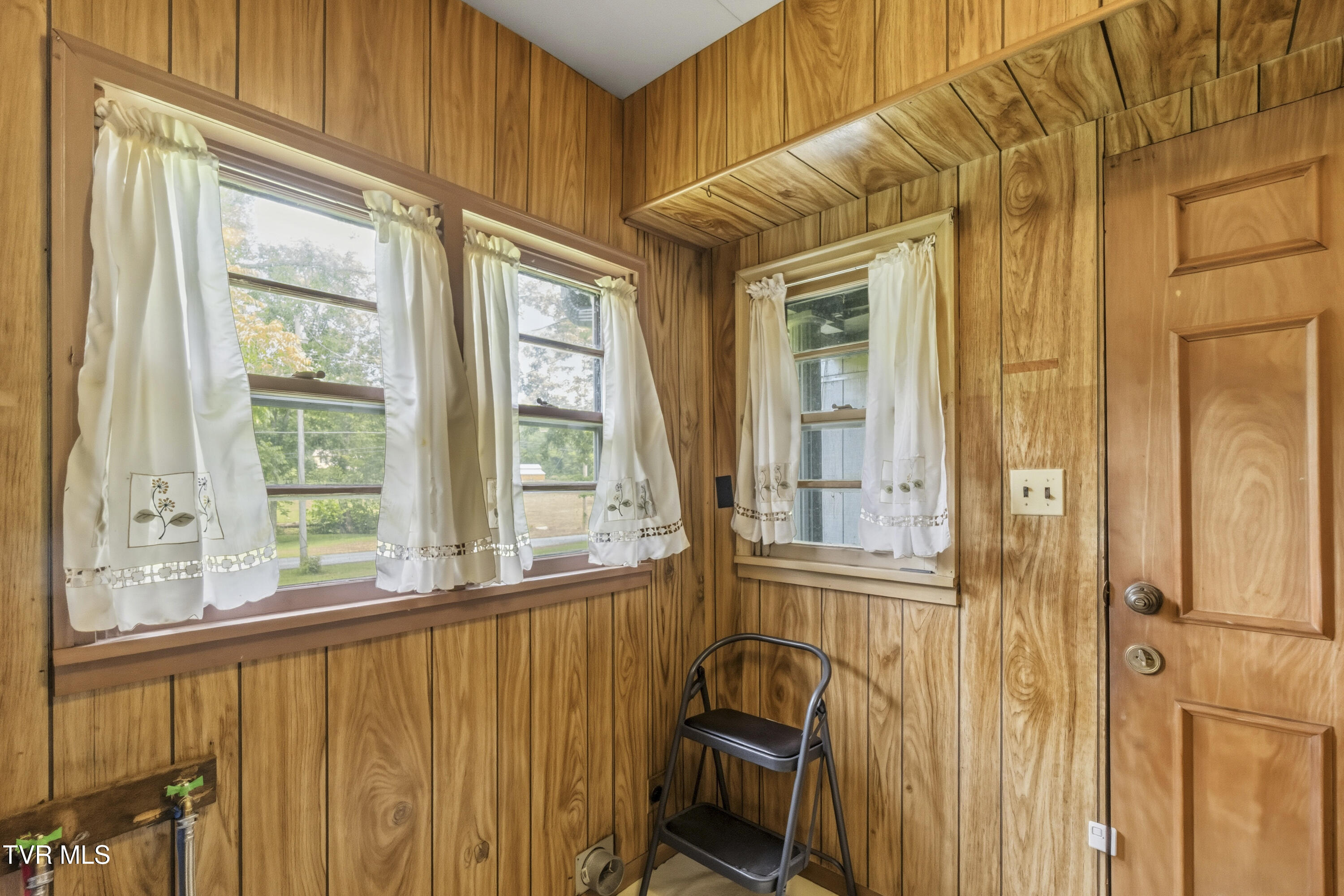 950 Middle Creek Road