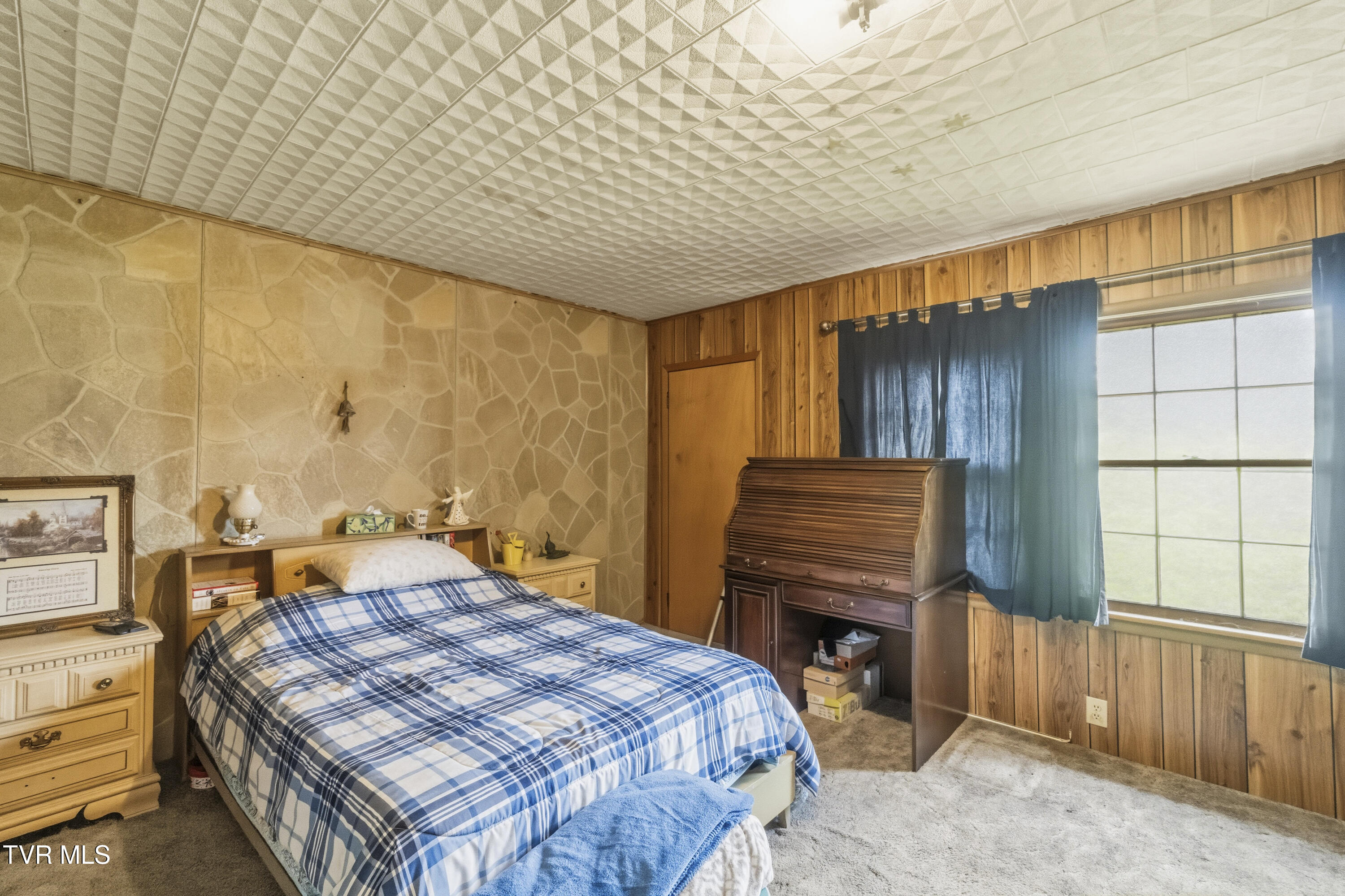 950 Middle Creek Road