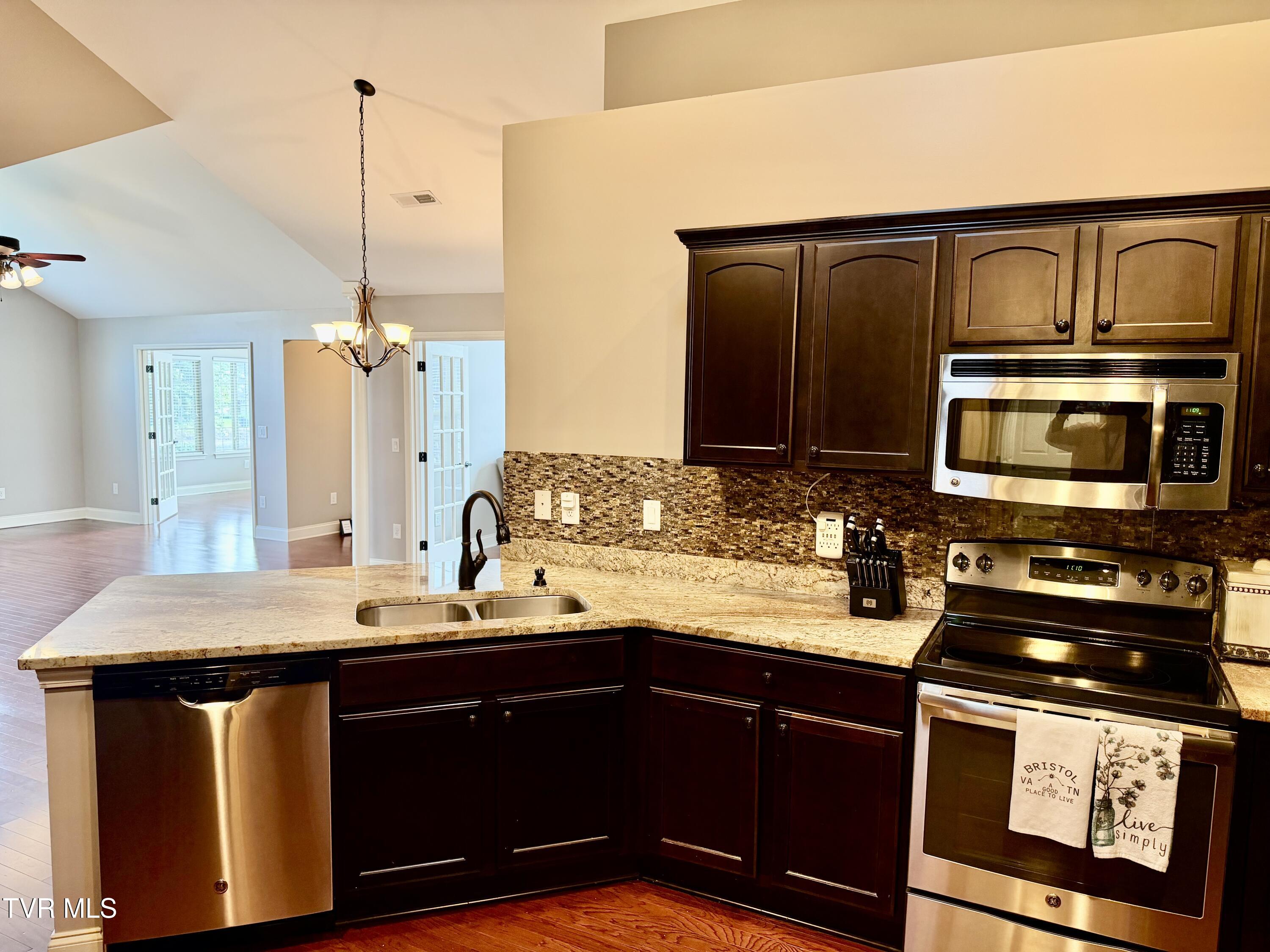 1427 Hatterdale Farm Road 1427