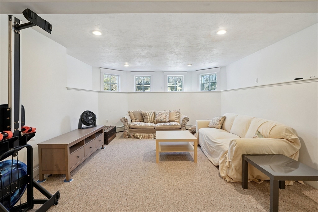 27 Ox Pasture Ln