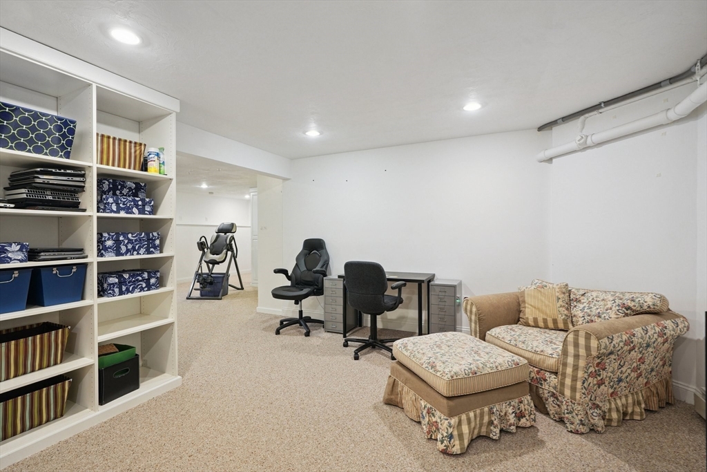 27 Ox Pasture Ln