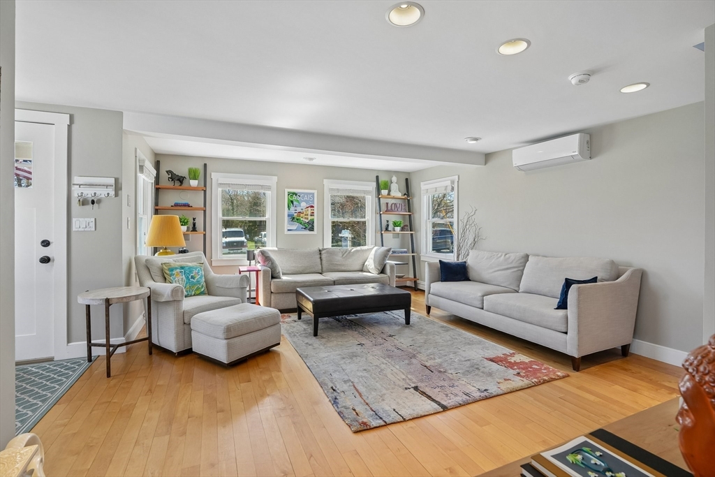 12 Hawley Rd