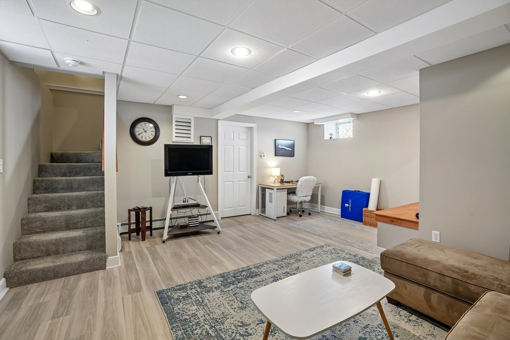 12 Hawley Rd