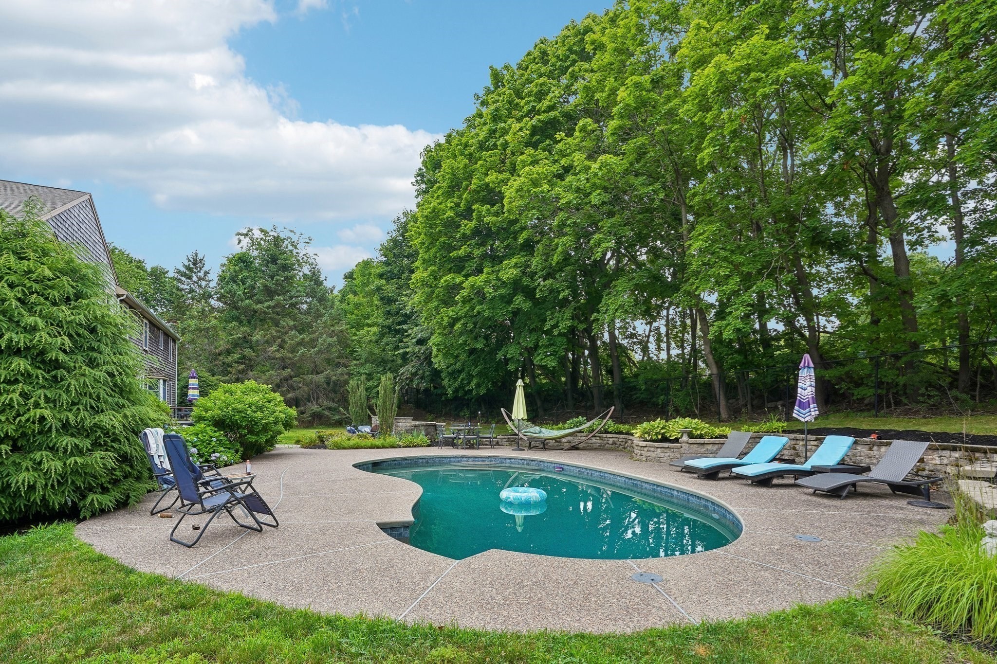 2 Berkley Cir