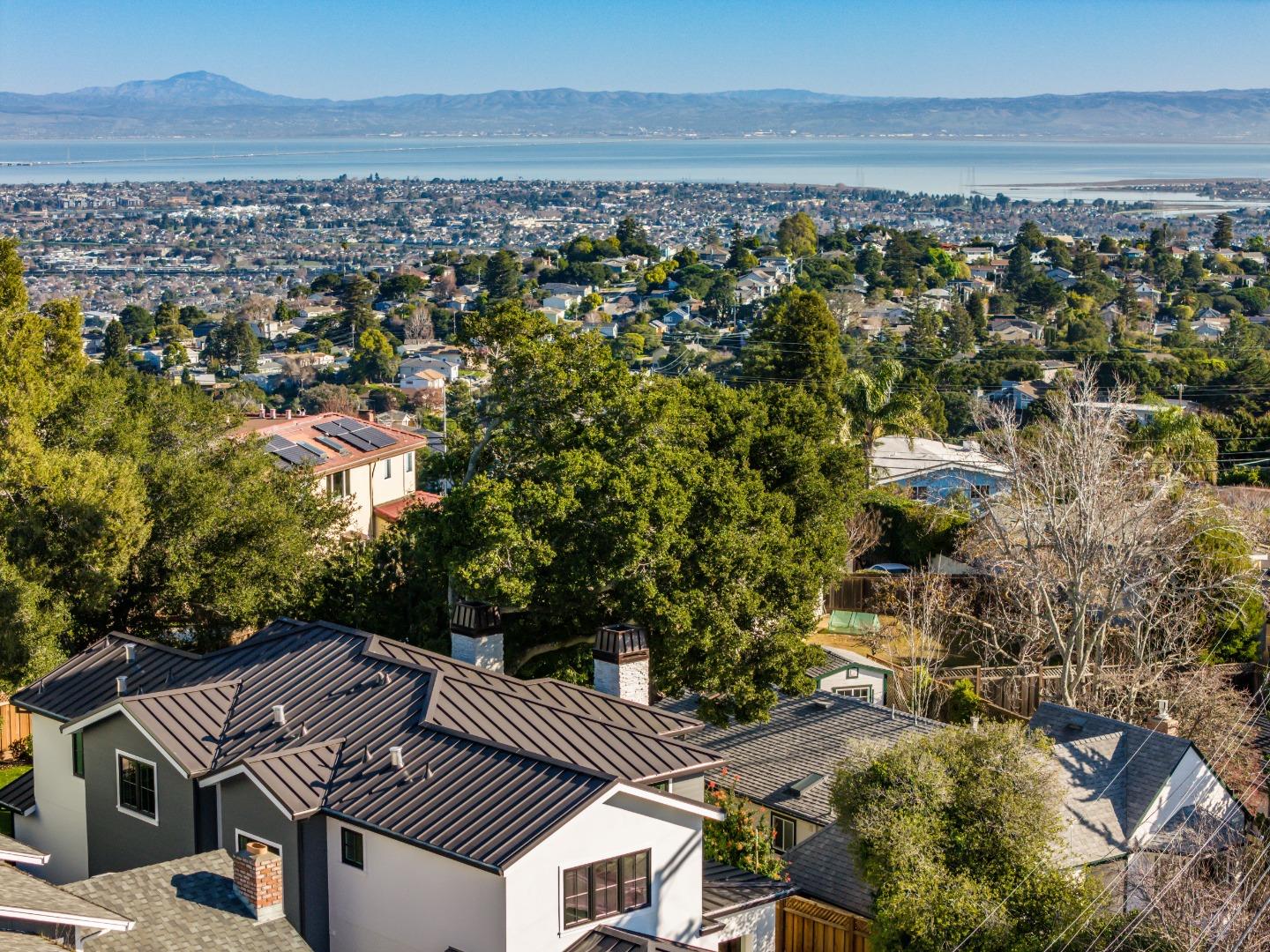2514 Dekoven Ave.