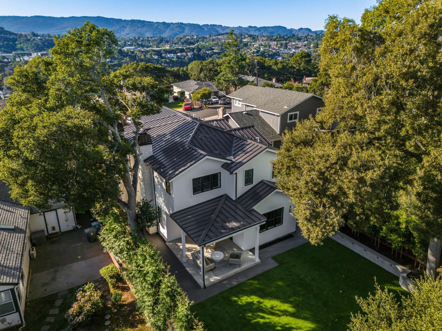 2514 Dekoven Ave.