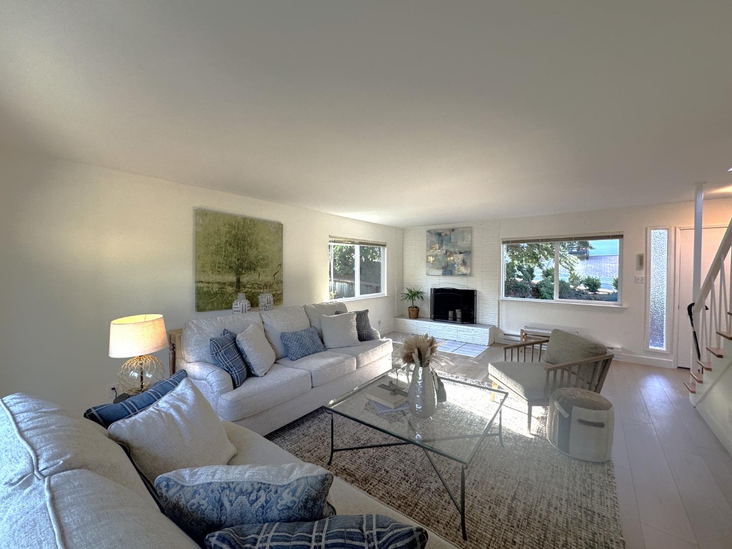 363 Avenue Portola