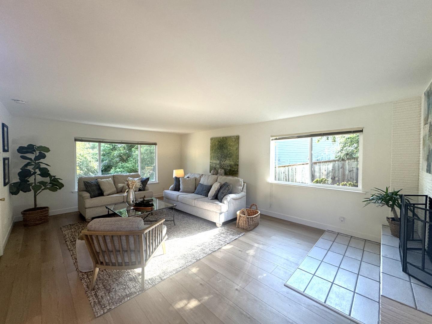 363 Avenue Portola