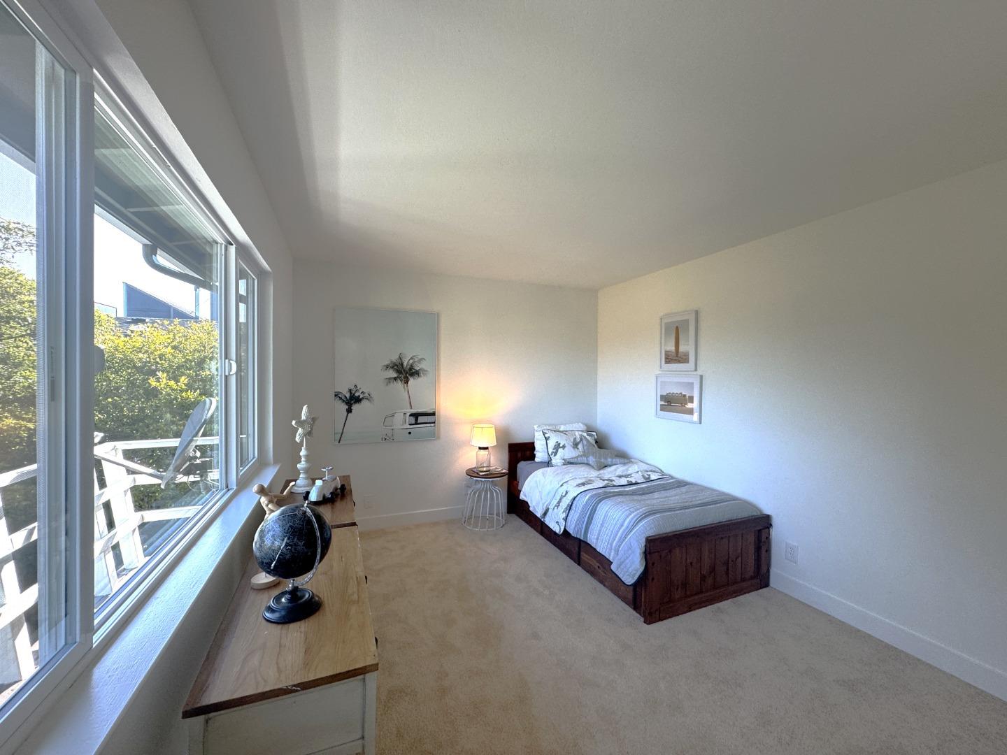 363 Avenue Portola