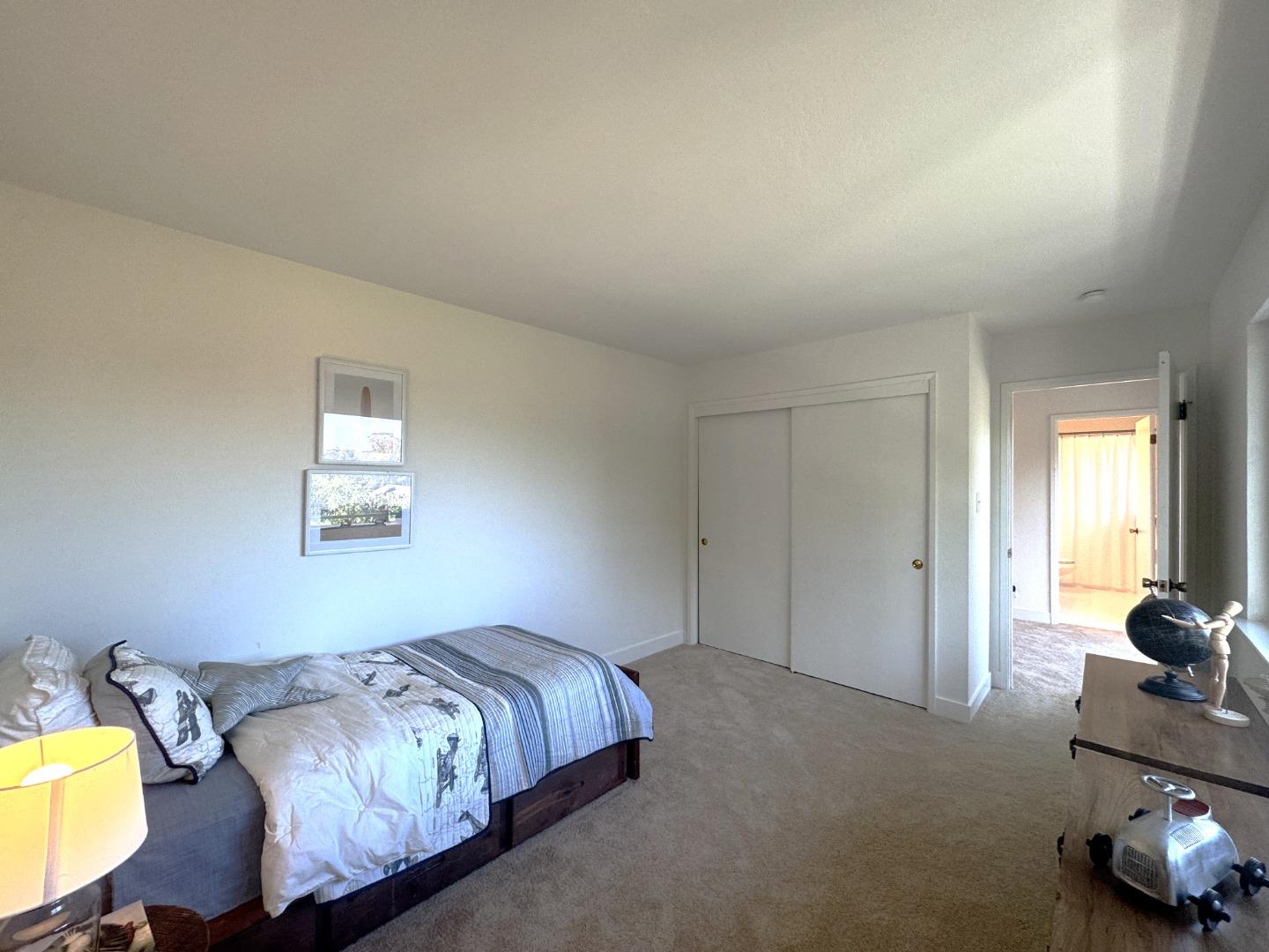 363 Avenue Portola