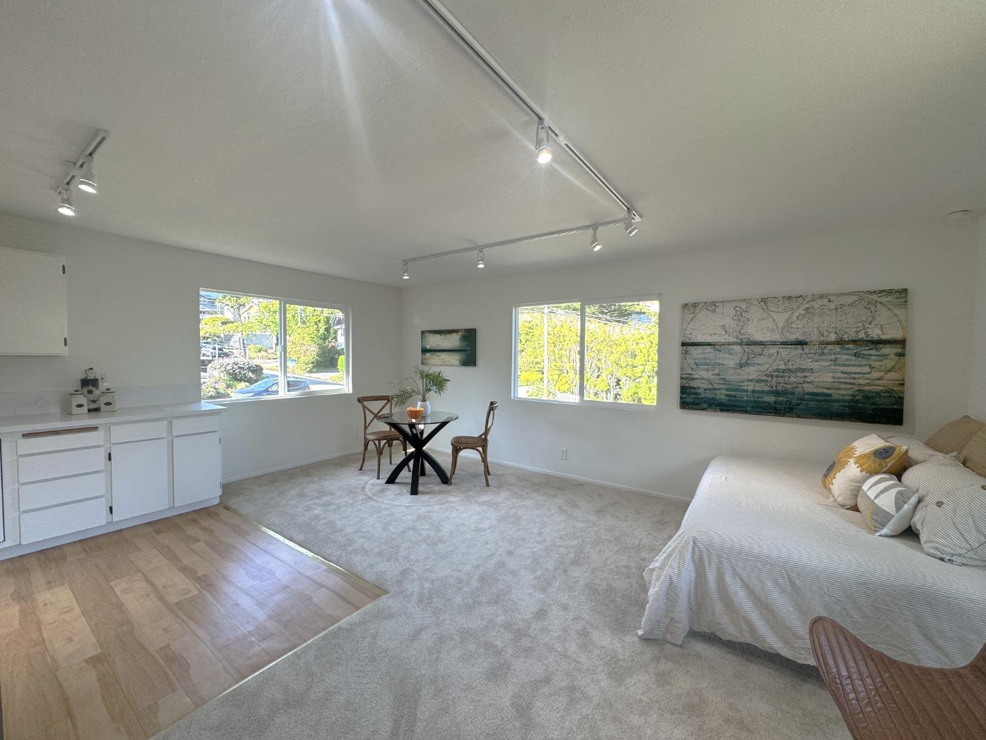 363 Avenue Portola