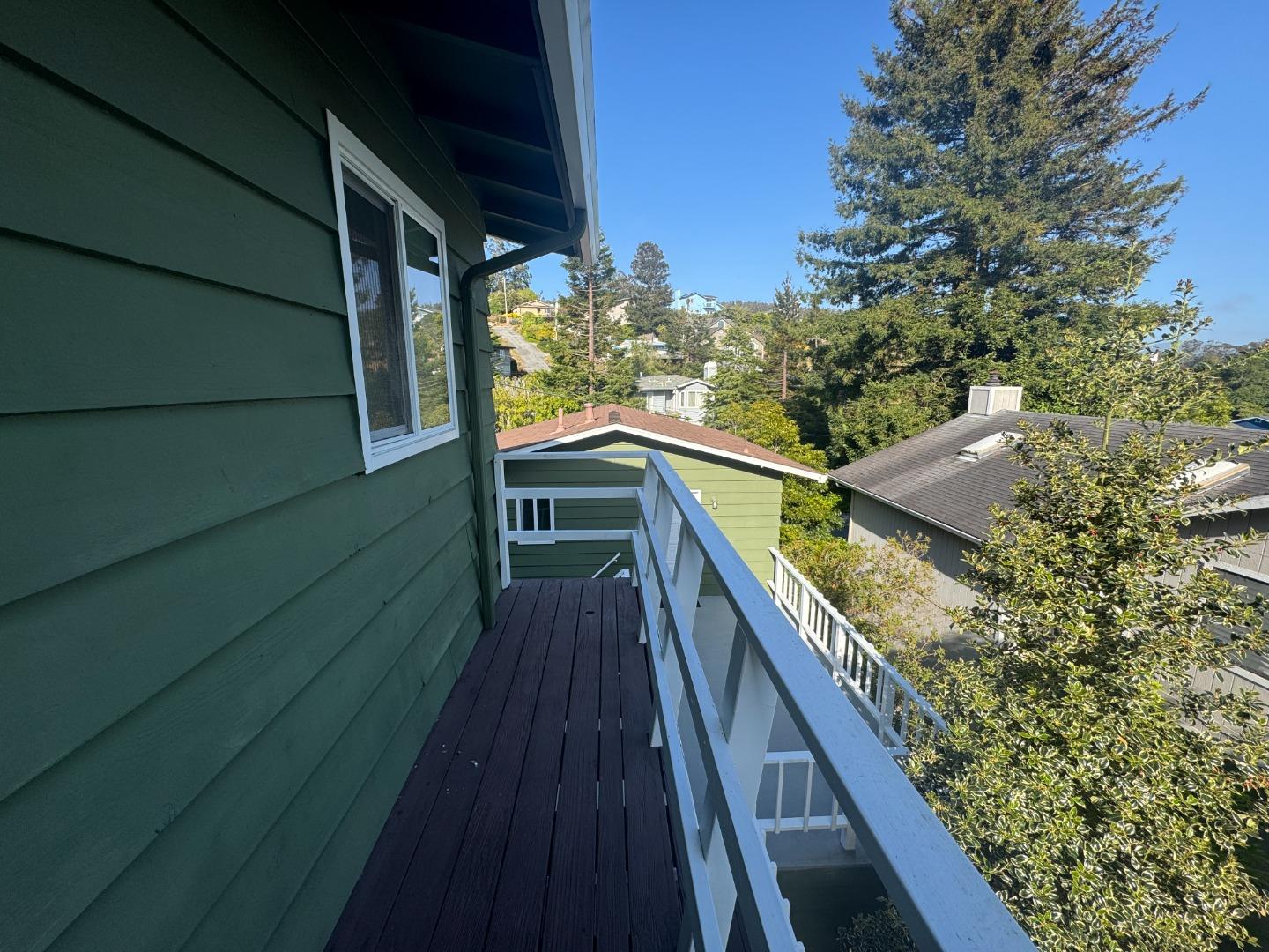 363 Avenue Portola