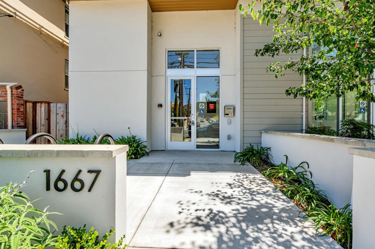 1667 San Carlos Avenue 301