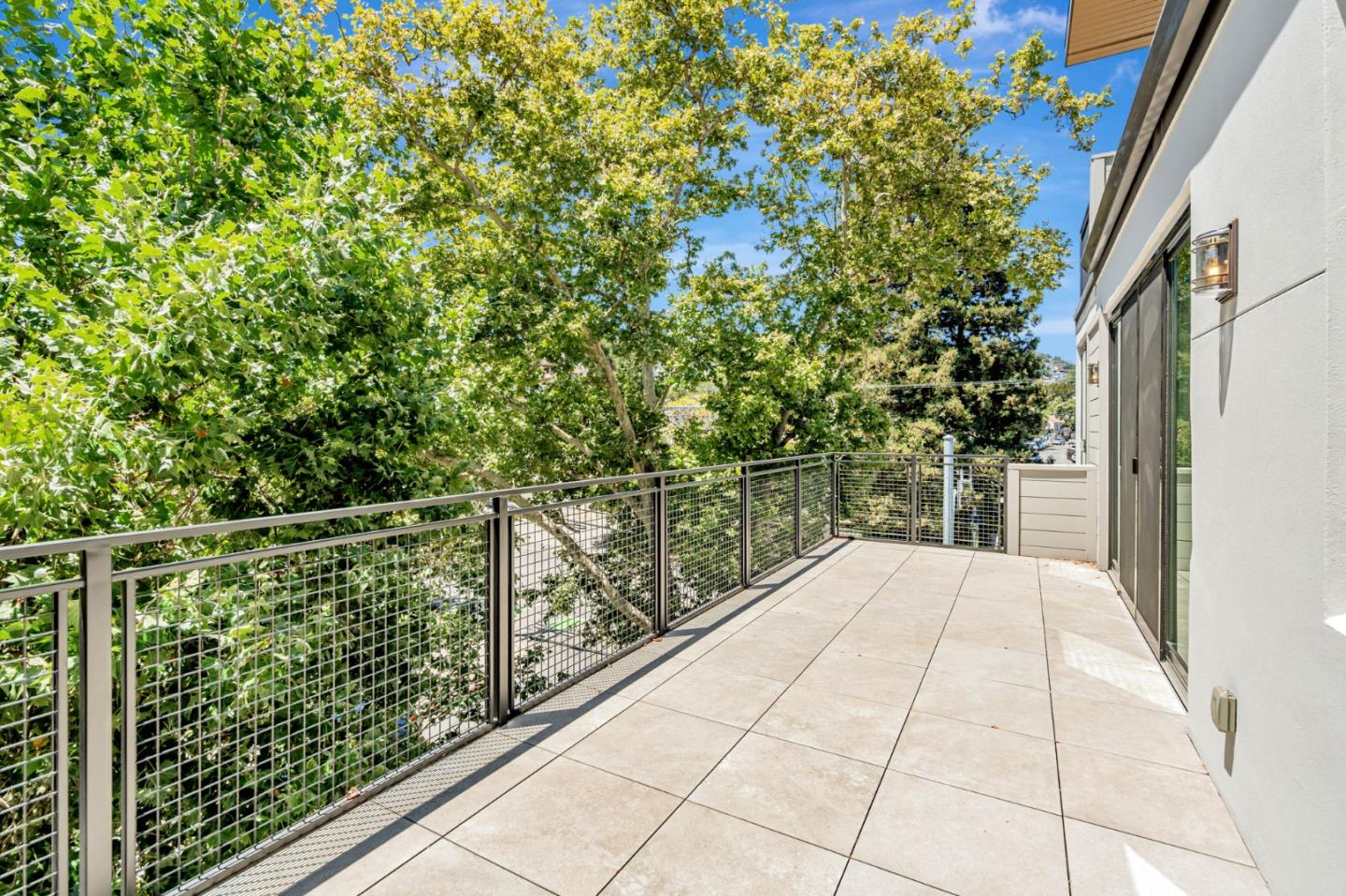 1667 San Carlos Avenue 301