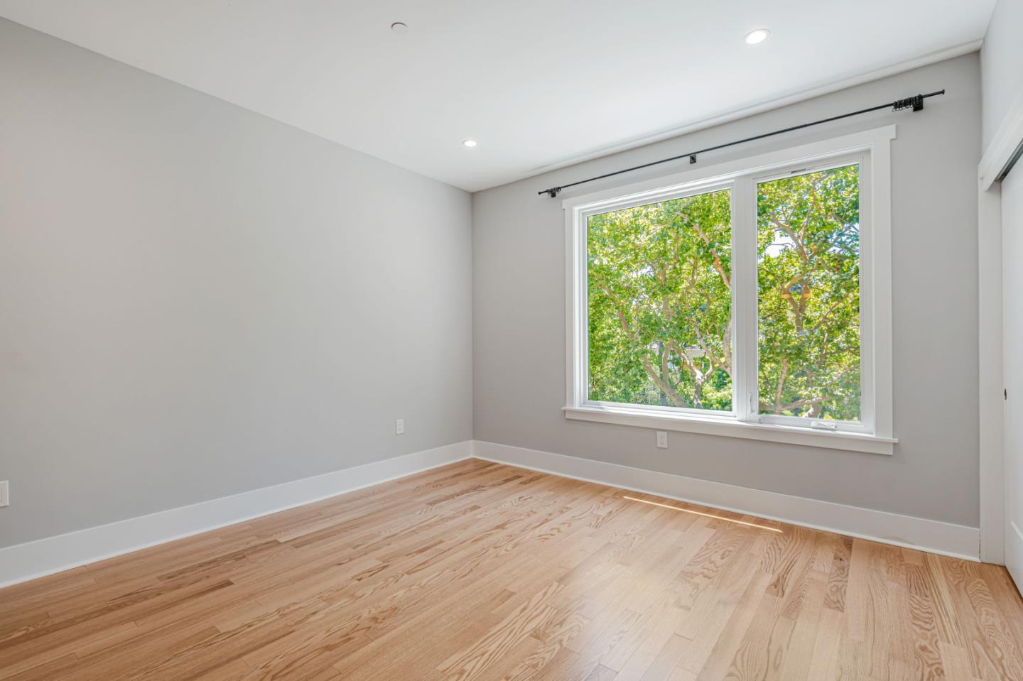 1667 San Carlos Avenue 301