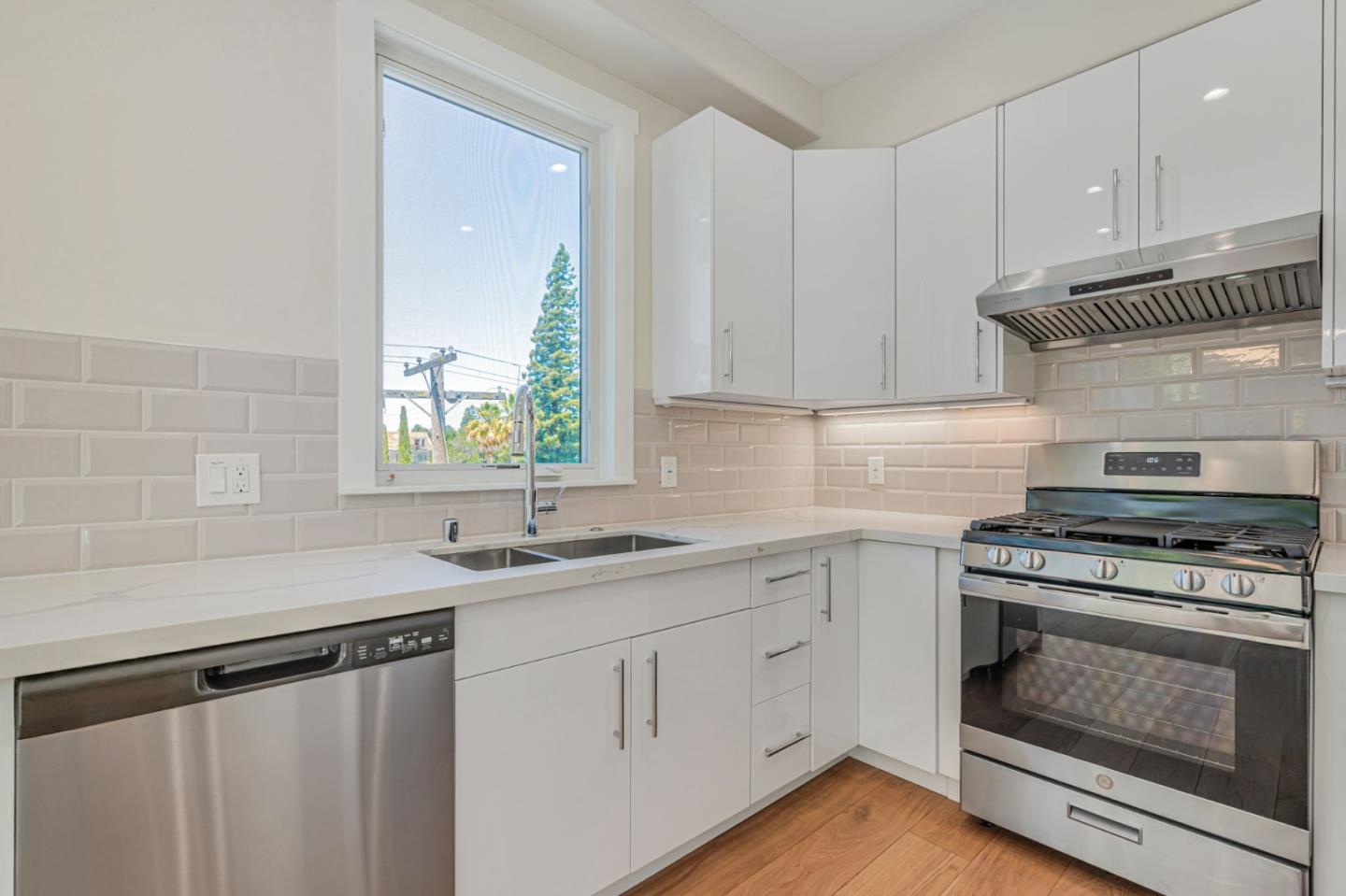 1667 San Carlos Avenue 301