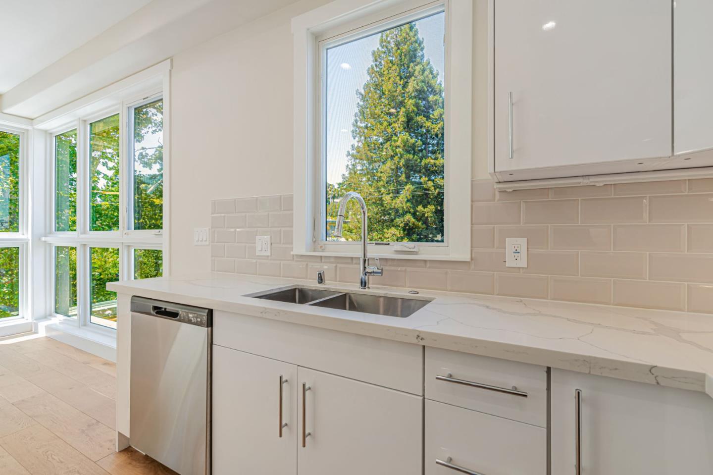 1667 San Carlos Avenue 301