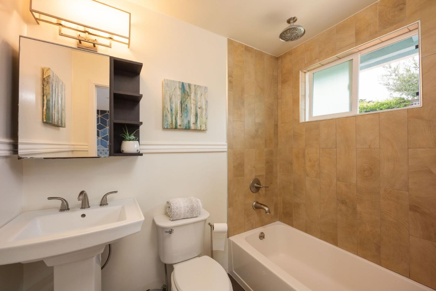 201 Bridgeport Drive