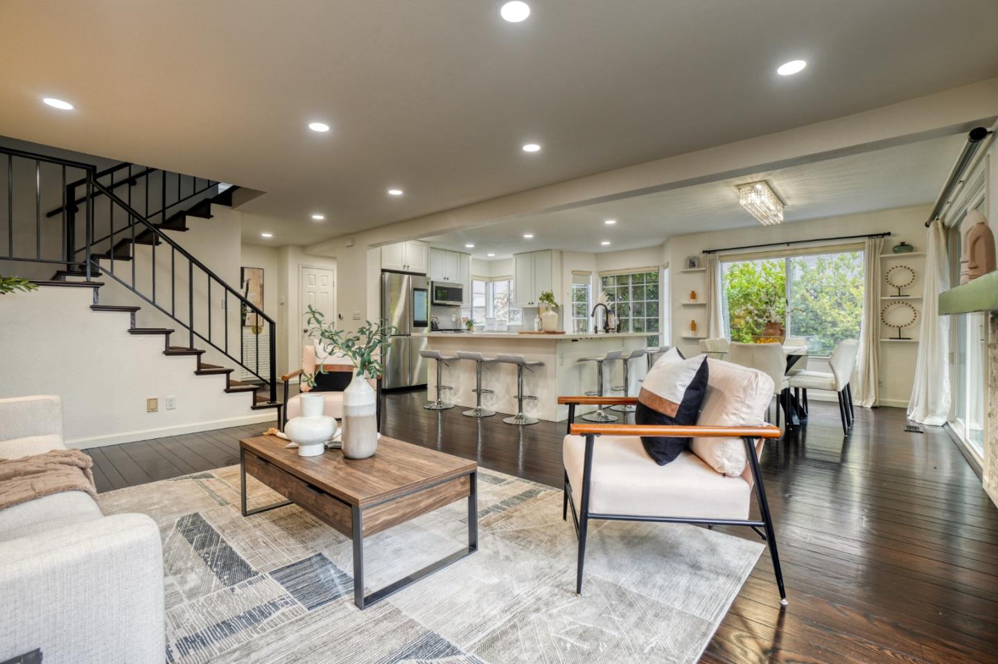 15 Amy Dr