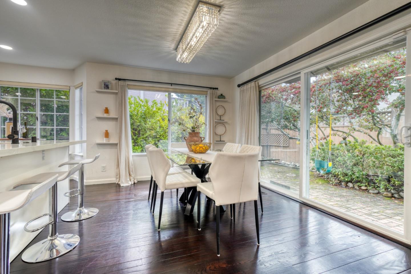 15 Amy Dr