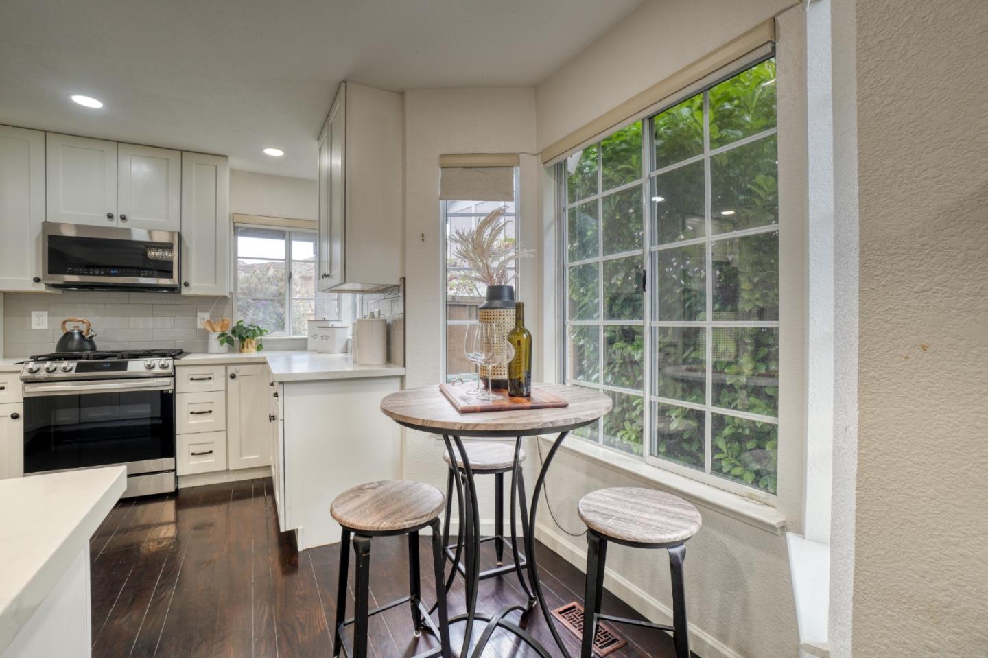 15 Amy Dr