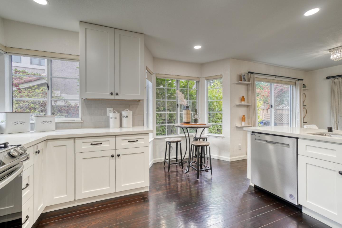 15 Amy Dr
