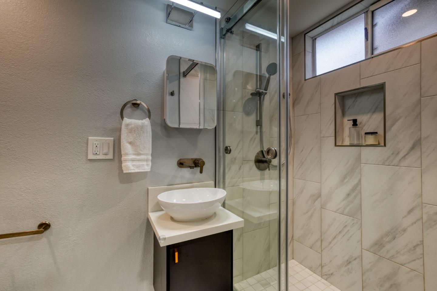 15 Amy Dr