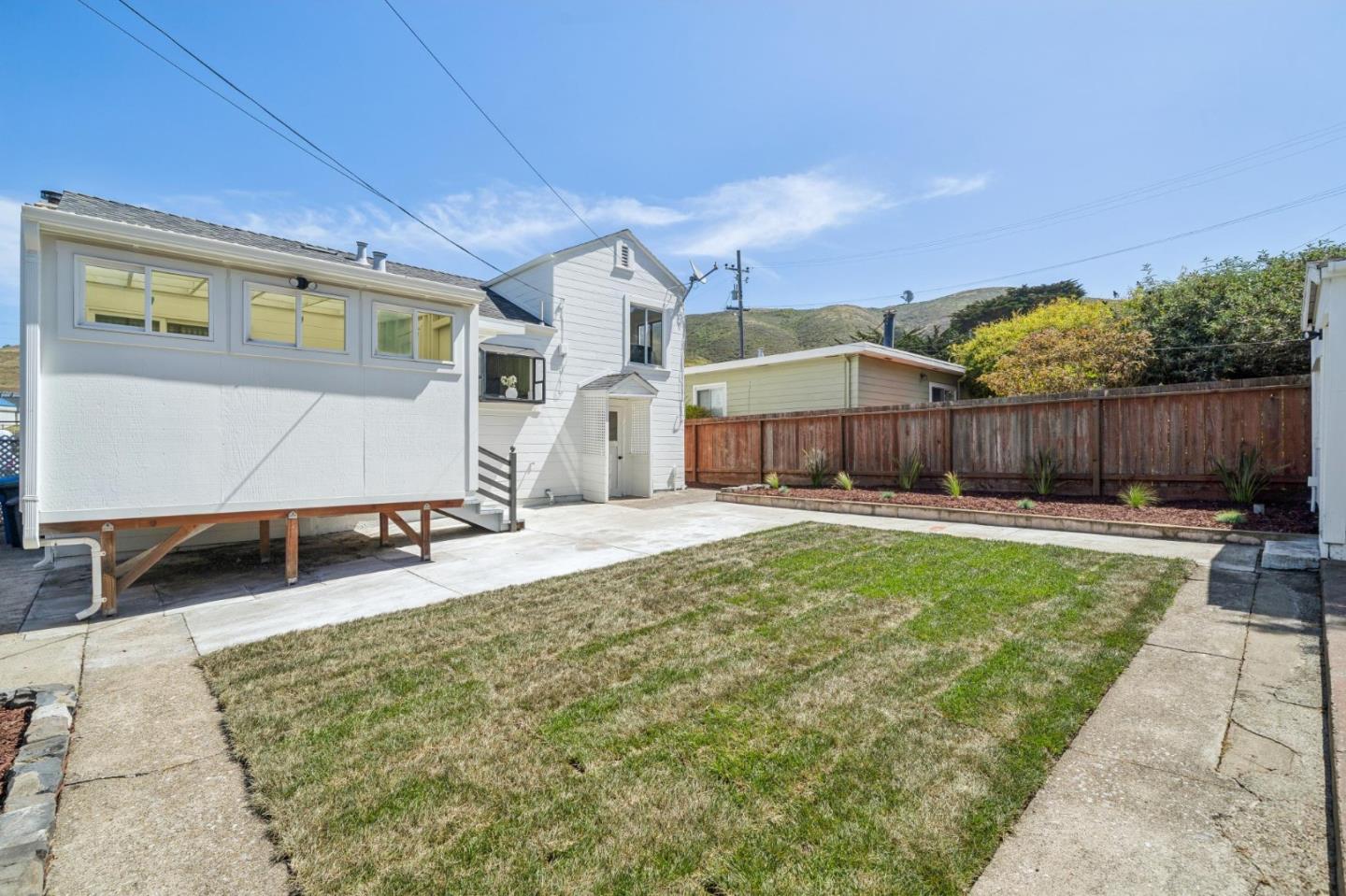330 Paloma AVE