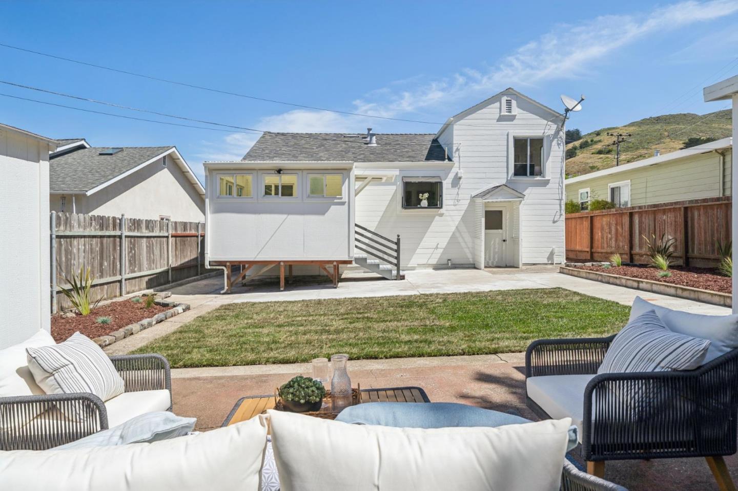 330 Paloma AVE
