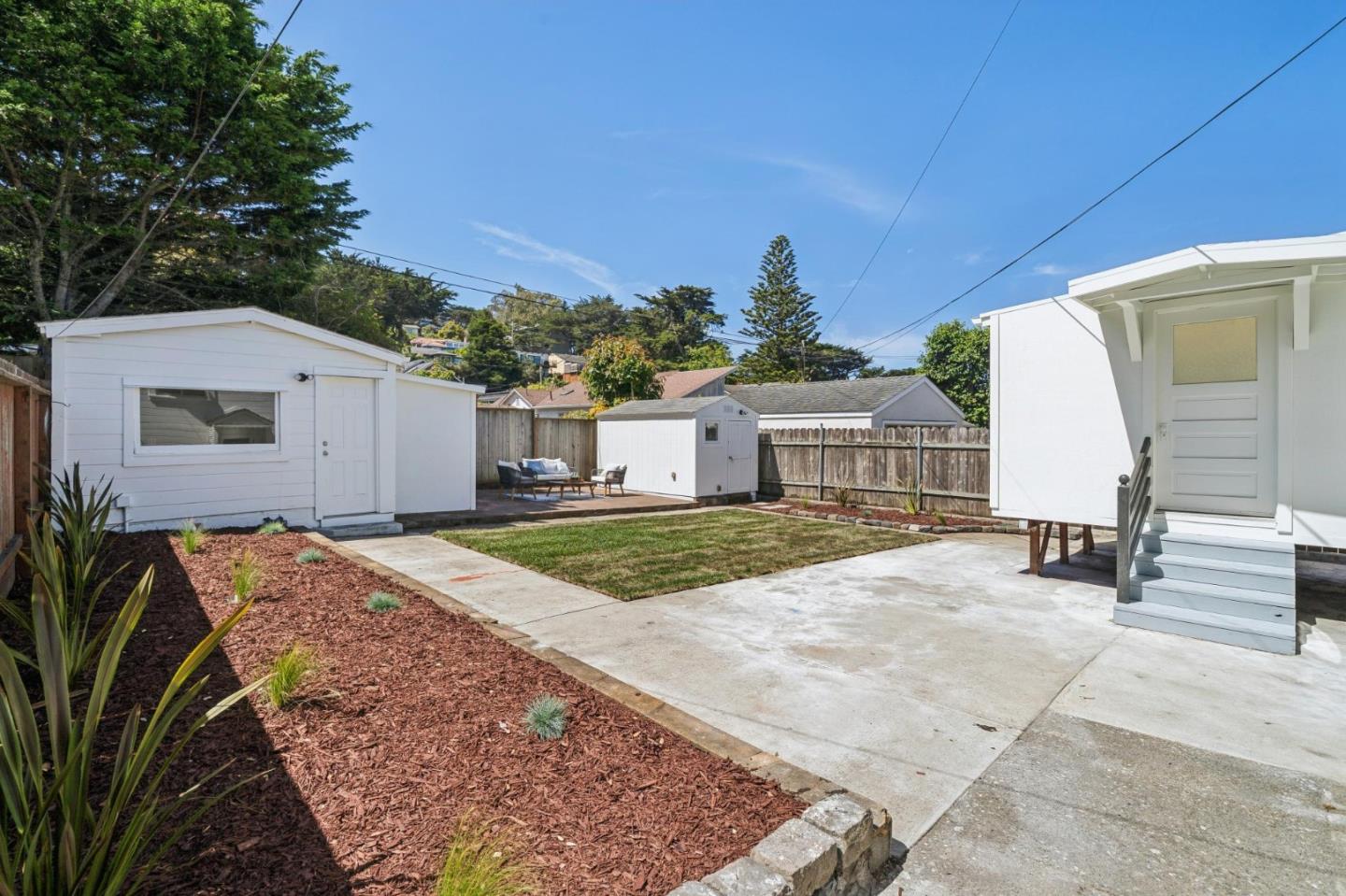 330 Paloma AVE