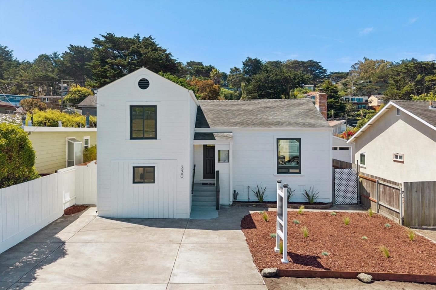 330 Paloma AVE