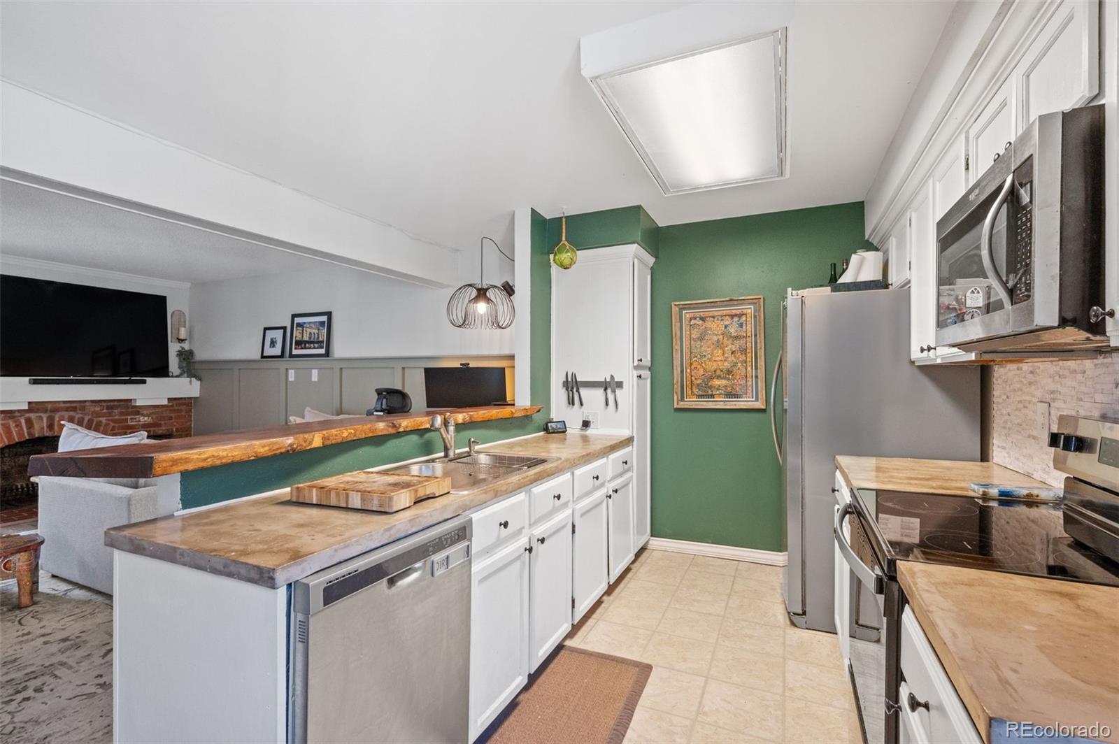 2061 S Helena Street Unit: D