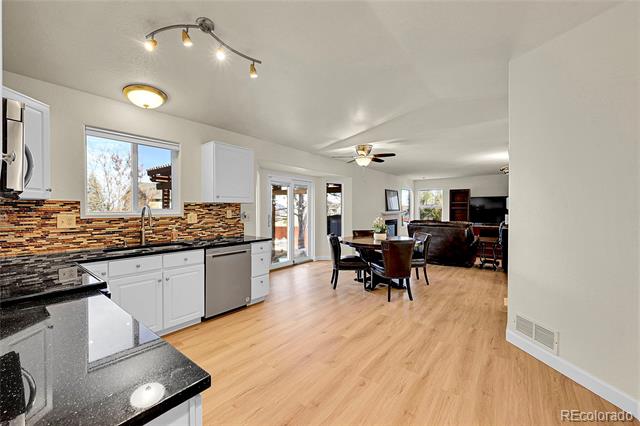 10441 Beech