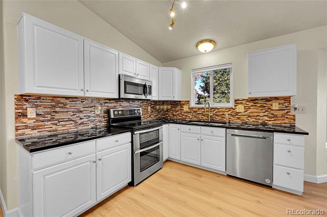 10441 Beech