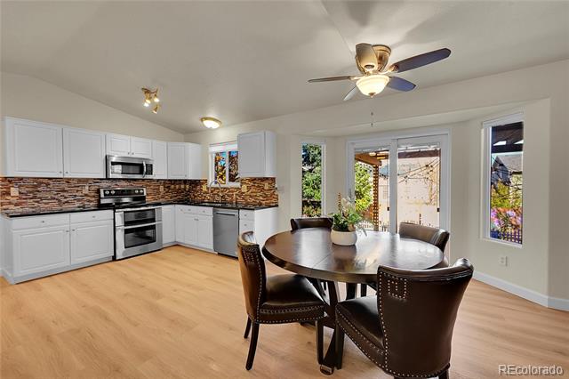 10441 Beech