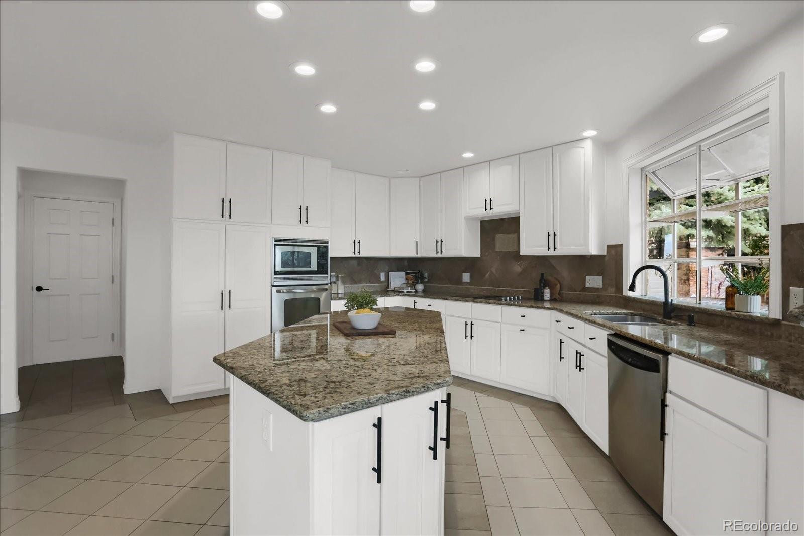 9486 La Costa Lane