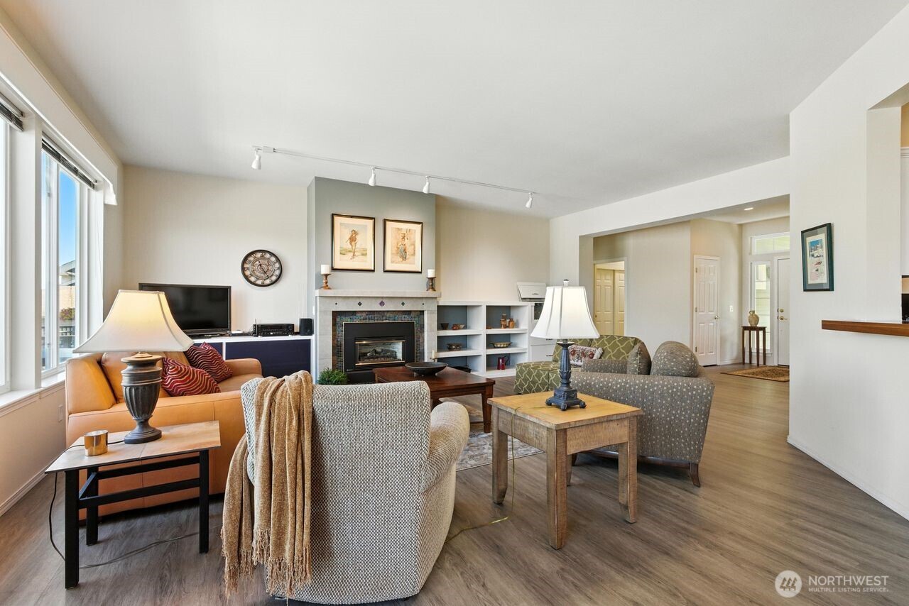 23 Seaway Place