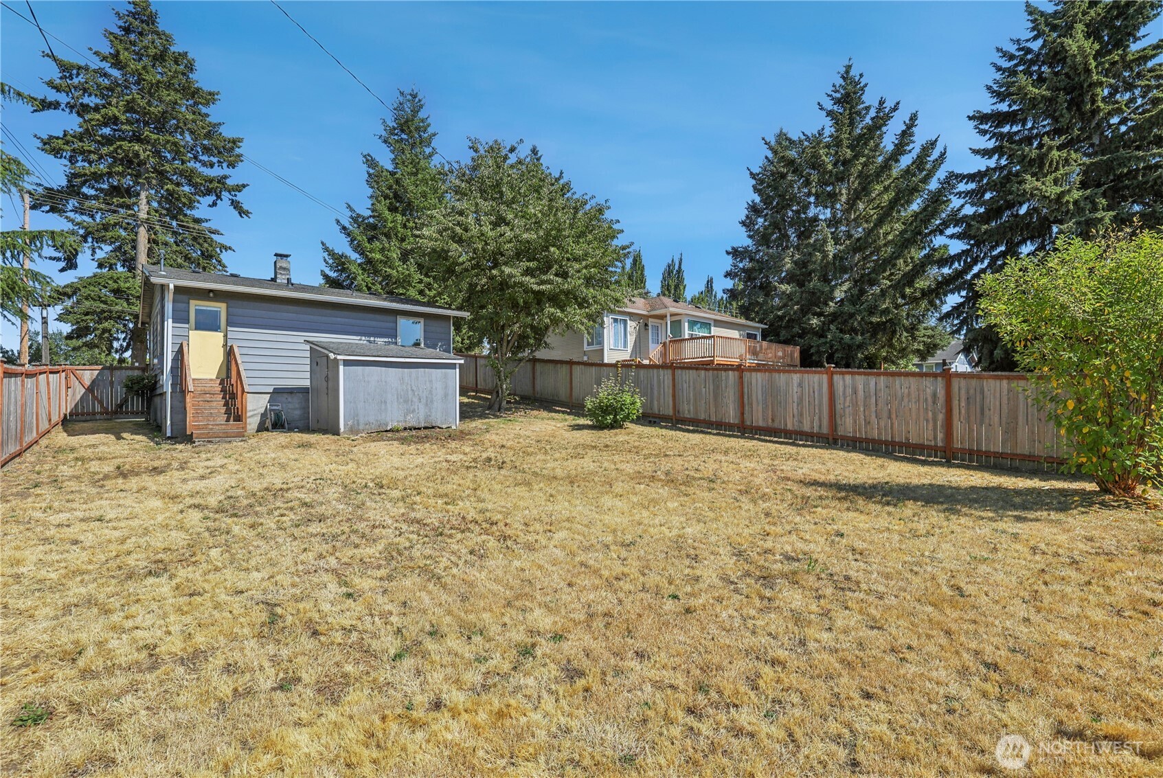 3574 E Roosevelt Avenue