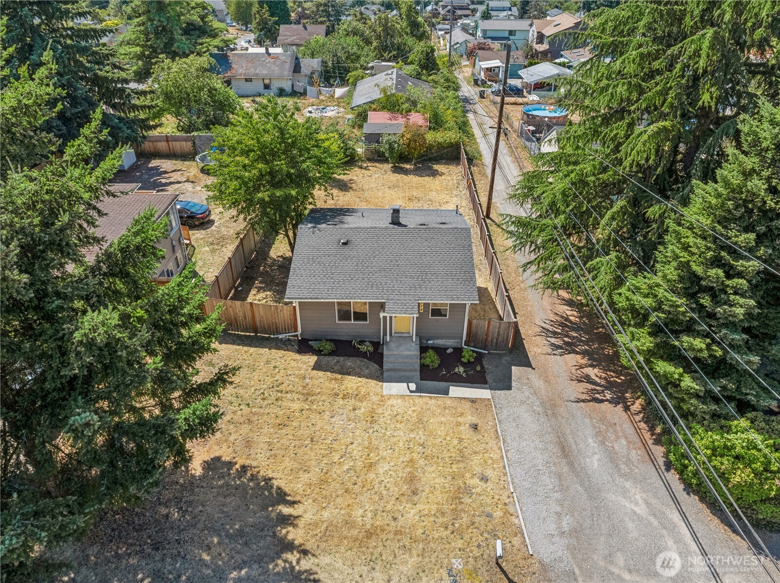 3574 E Roosevelt Avenue
