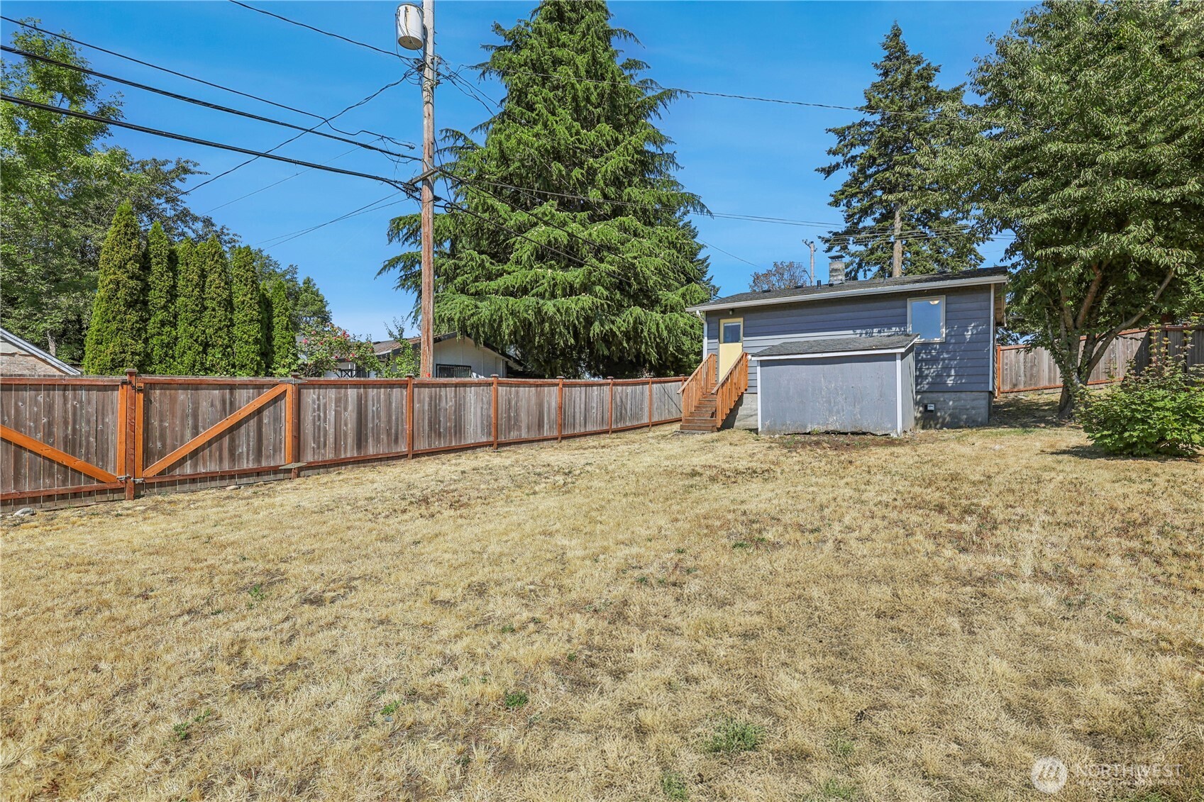 3574 E Roosevelt Avenue