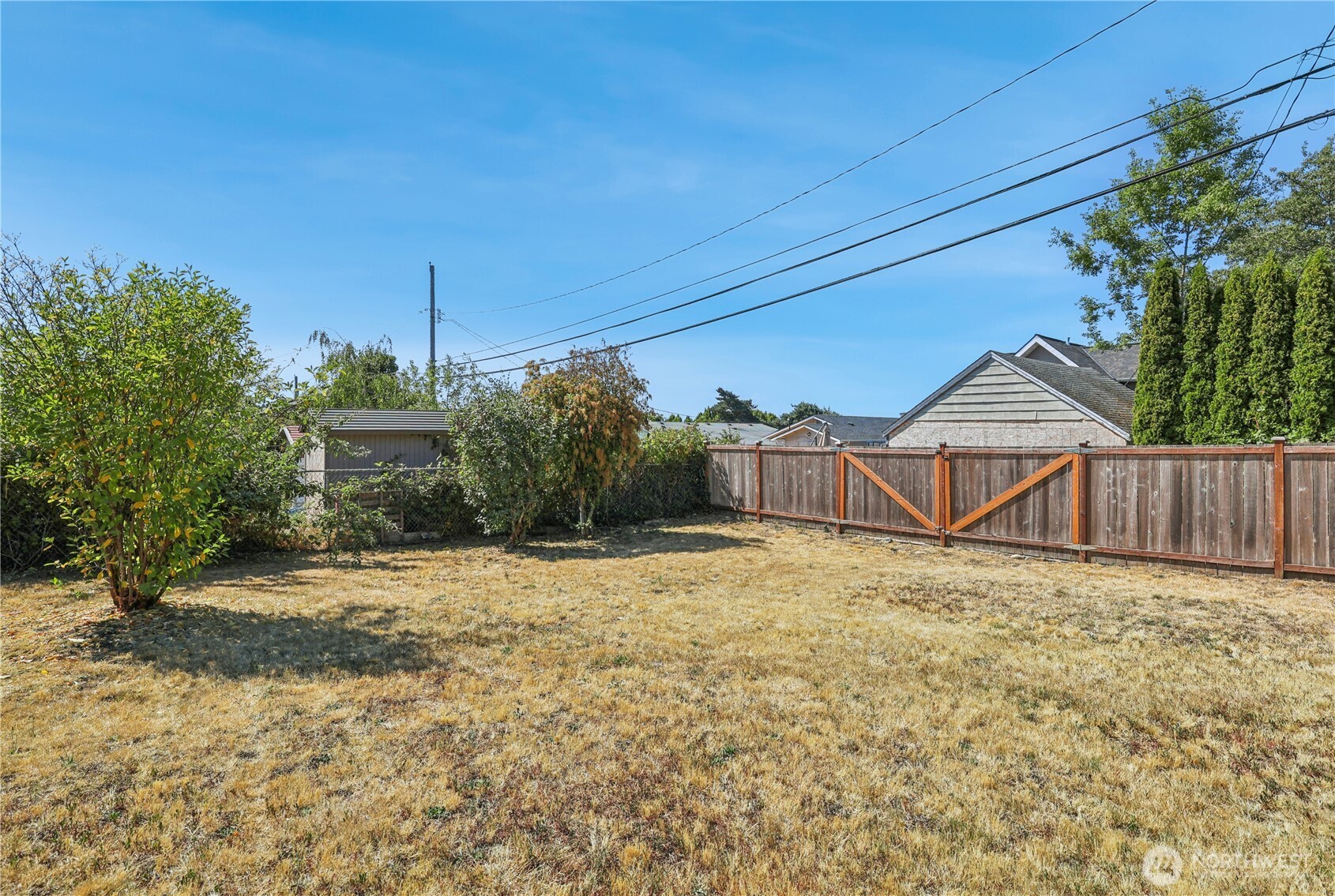 3574 E Roosevelt Avenue
