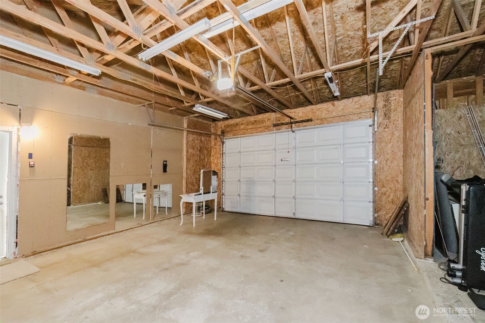 2683 Ridgecrest Drive W